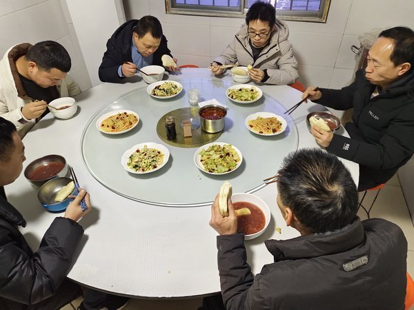 陜煤建設(shè)路橋分公司：心系職工辦實(shí)事，暖心舉措惠職工