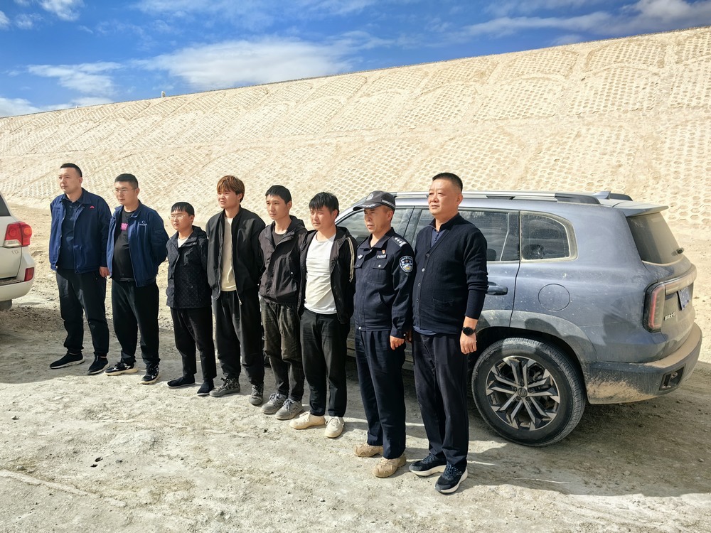 陜煤建設(shè)天工公司：與時(shí)間賽跑，6小時(shí)上演生死戈壁灘救援